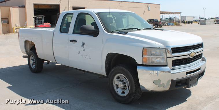 image for item DB5180 2007 Chevrolet Silverado 2500HD LS Ext. Cab pickup truck