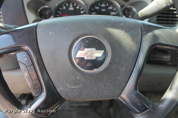 image for item DB5180 2007 Chevrolet Silverado 2500HD LS Ext. Cab pickup truck