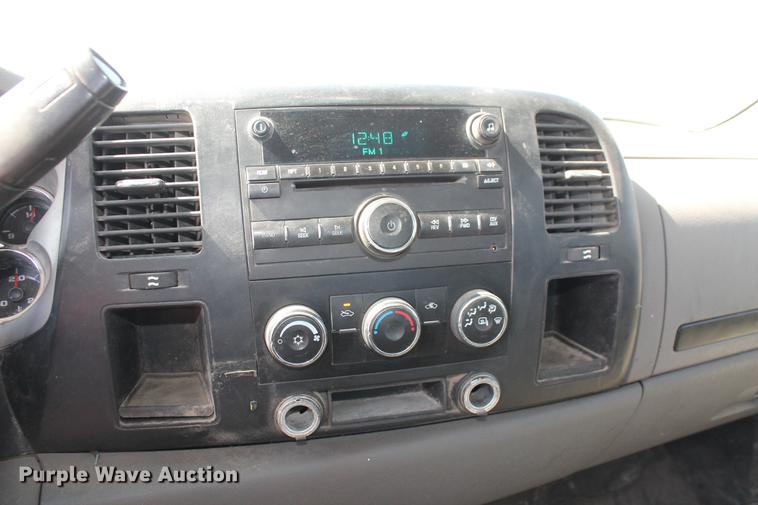 image for item DB5180 2007 Chevrolet Silverado 2500HD LS Ext. Cab pickup truck