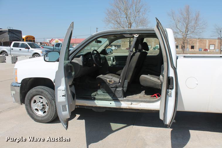 image for item DB5180 2007 Chevrolet Silverado 2500HD LS Ext. Cab pickup truck