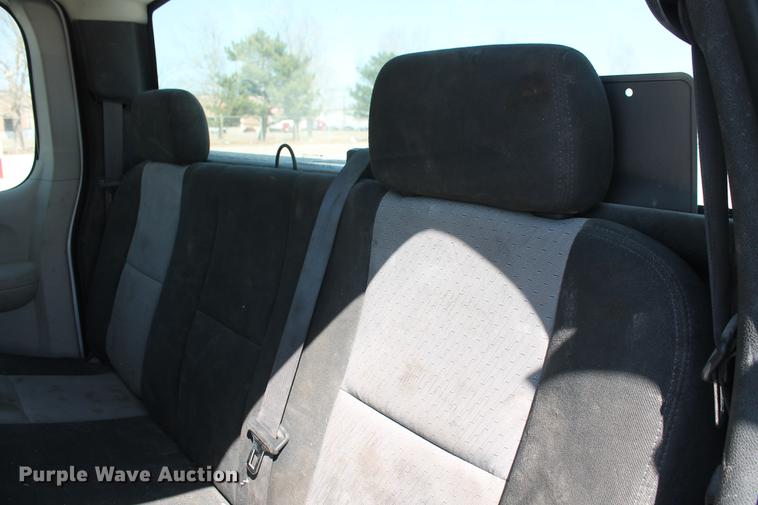 image for item DB5180 2007 Chevrolet Silverado 2500HD LS Ext. Cab pickup truck