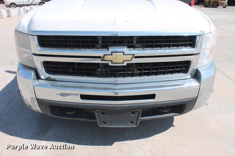 image for item DB5180 2007 Chevrolet Silverado 2500HD LS Ext. Cab pickup truck