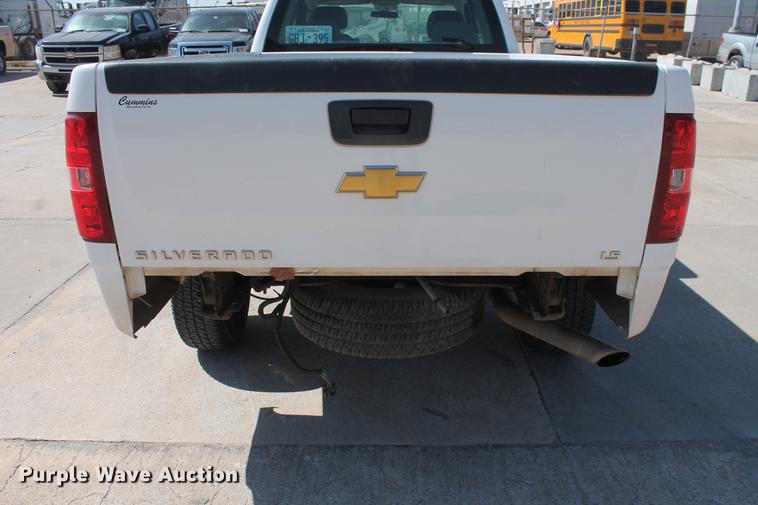 image for item DB5180 2007 Chevrolet Silverado 2500HD LS Ext. Cab pickup truck