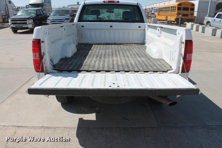 image for item DB5180 2007 Chevrolet Silverado 2500HD LS Ext. Cab pickup truck