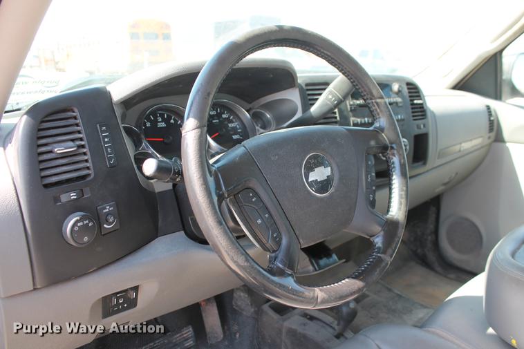 image for item DB5181 2009 Chevrolet Silverado 2500HD Crew Cab pickup truck