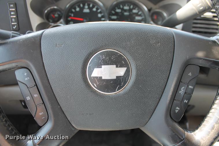 image for item DB5181 2009 Chevrolet Silverado 2500HD Crew Cab pickup truck