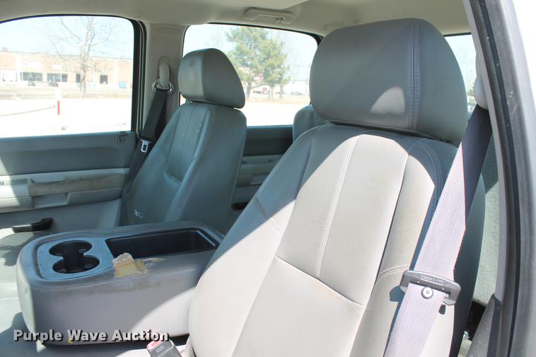 image for item DB5181 2009 Chevrolet Silverado 2500HD Crew Cab pickup truck