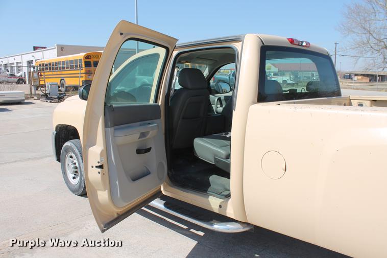 image for item DB5181 2009 Chevrolet Silverado 2500HD Crew Cab pickup truck