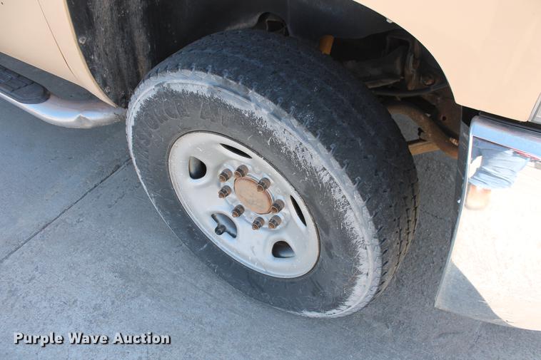 image for item DB5181 2009 Chevrolet Silverado 2500HD Crew Cab pickup truck