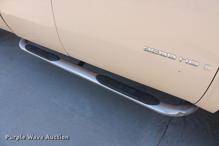 image for item DB5181 2009 Chevrolet Silverado 2500HD Crew Cab pickup truck