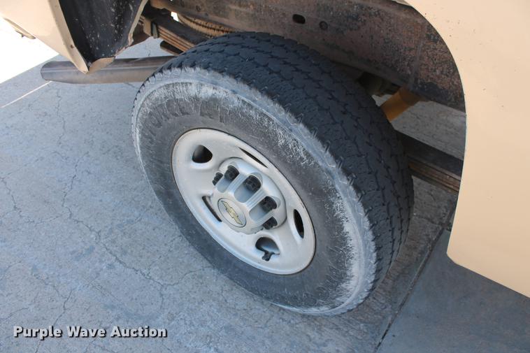 image for item DB5181 2009 Chevrolet Silverado 2500HD Crew Cab pickup truck