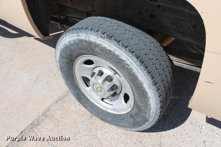 image for item DB5181 2009 Chevrolet Silverado 2500HD Crew Cab pickup truck