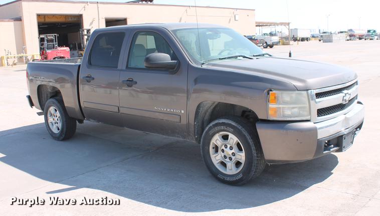 image for item DB5182 2008 Chevrolet Silverado 1500 LT Crew Cab pickup truck