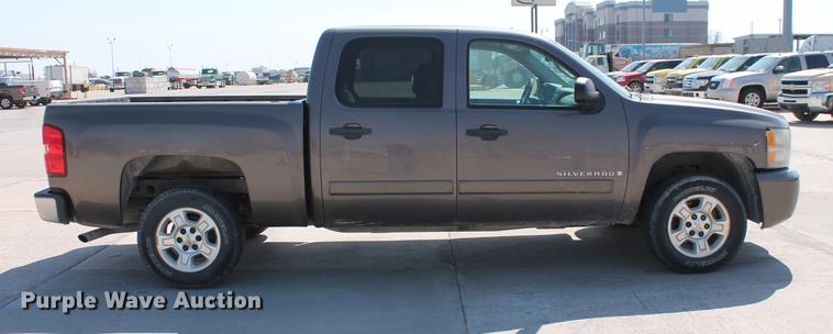 image for item DB5182 2008 Chevrolet Silverado 1500 LT Crew Cab pickup truck