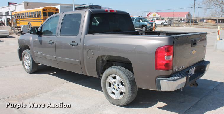 image for item DB5182 2008 Chevrolet Silverado 1500 LT Crew Cab pickup truck