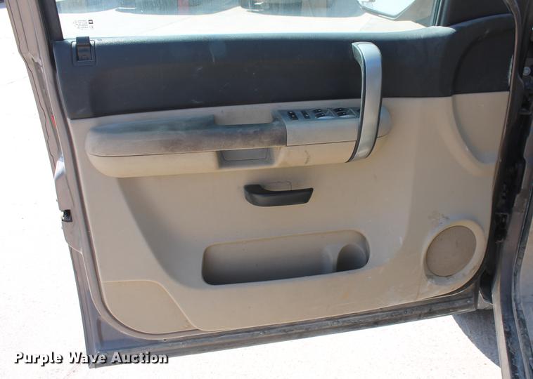 image for item DB5182 2008 Chevrolet Silverado 1500 LT Crew Cab pickup truck