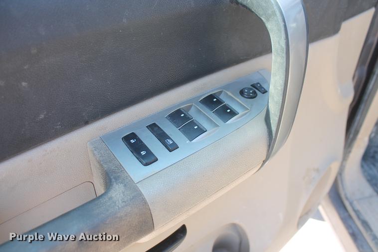 image for item DB5182 2008 Chevrolet Silverado 1500 LT Crew Cab pickup truck