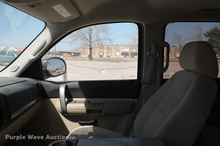 image for item DB5182 2008 Chevrolet Silverado 1500 LT Crew Cab pickup truck