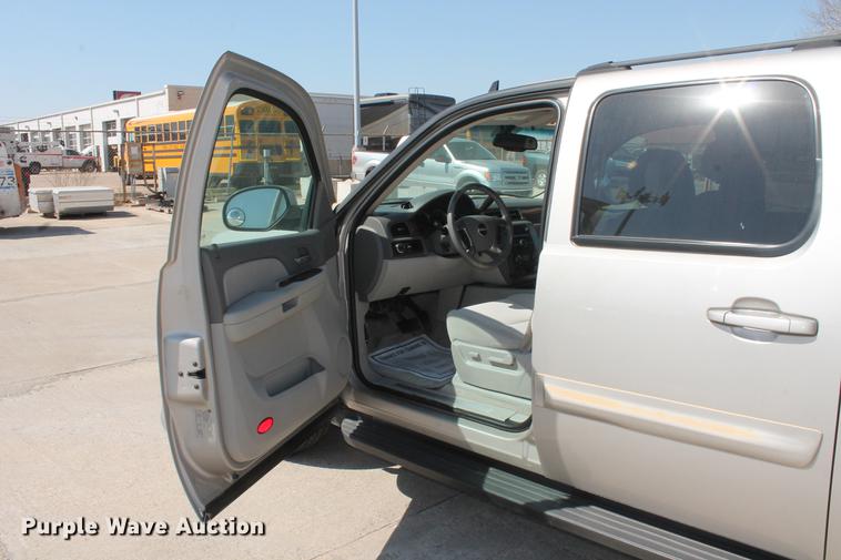 image for item DB5183 2007 GMC Yukon XL SUV