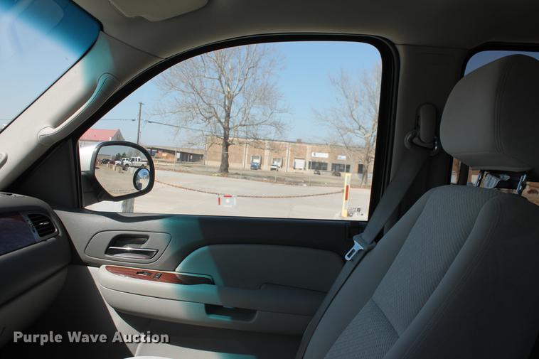 image for item DB5183 2007 GMC Yukon XL SUV