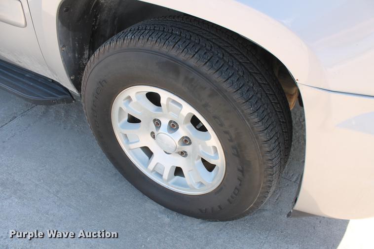 image for item DB5183 2007 GMC Yukon XL SUV