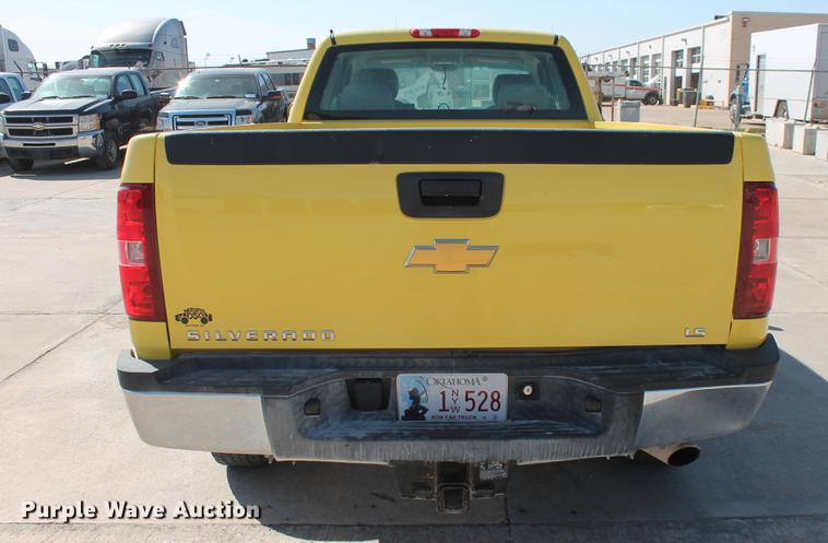 image for item DB5186 2012 Chevrolet Silverado 2500HD LS Ext. Cab pickup truck