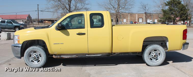 image for item DB5186 2012 Chevrolet Silverado 2500HD LS Ext. Cab pickup truck