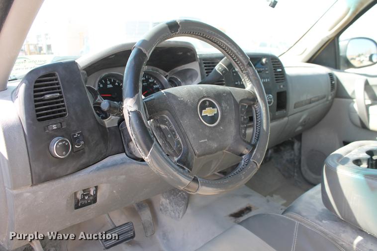 image for item DB5186 2012 Chevrolet Silverado 2500HD LS Ext. Cab pickup truck