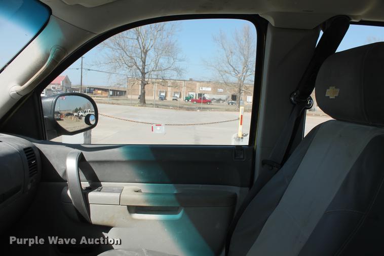 image for item DB5186 2012 Chevrolet Silverado 2500HD LS Ext. Cab pickup truck