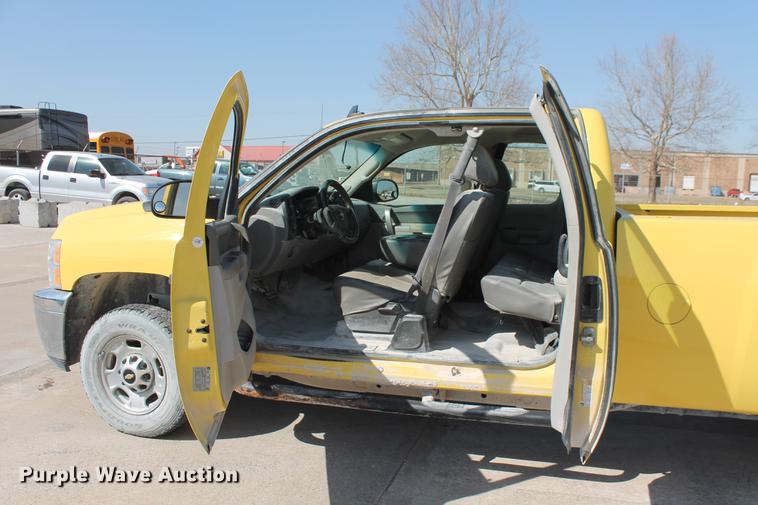 image for item DB5186 2012 Chevrolet Silverado 2500HD LS Ext. Cab pickup truck