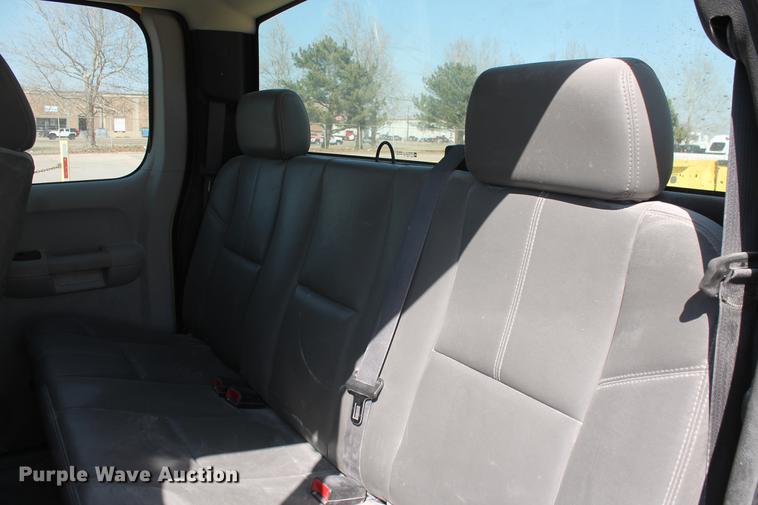 image for item DB5186 2012 Chevrolet Silverado 2500HD LS Ext. Cab pickup truck