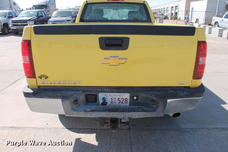 image for item DB5186 2012 Chevrolet Silverado 2500HD LS Ext. Cab pickup truck