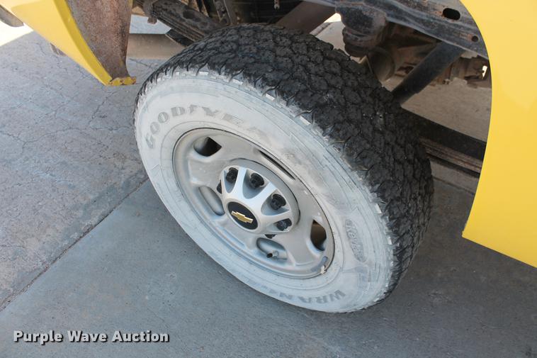 image for item DB5186 2012 Chevrolet Silverado 2500HD LS Ext. Cab pickup truck