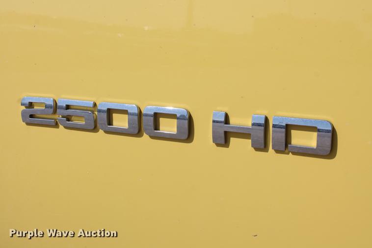 image for item DB5186 2012 Chevrolet Silverado 2500HD LS Ext. Cab pickup truck