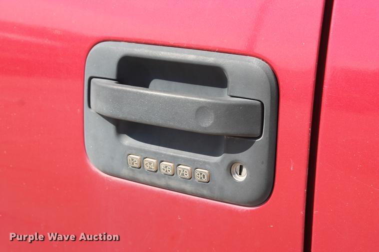 image for item DB5188 2007 Ford F150 XLT SuperCrew pickup truck