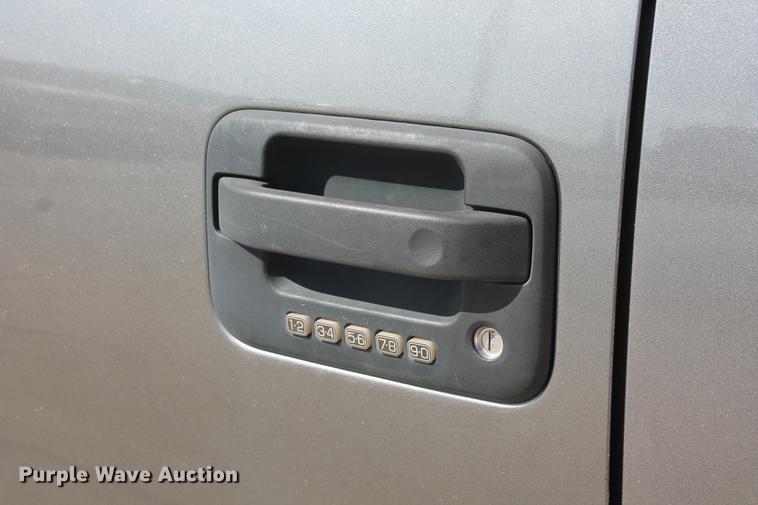 image for item DB5189 2011 Ford F150 XLT SuperCrew pickup truck