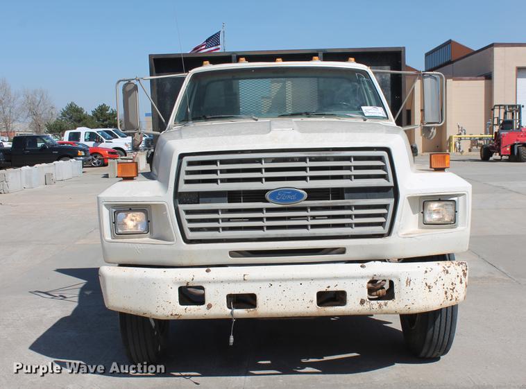 1993 Ford F700 flatbed truck in Oklahoma City, OK | Item DB5190 sold