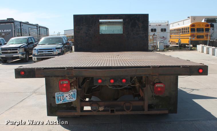 image for item DB5190 1993 Ford F700 flatbed truck