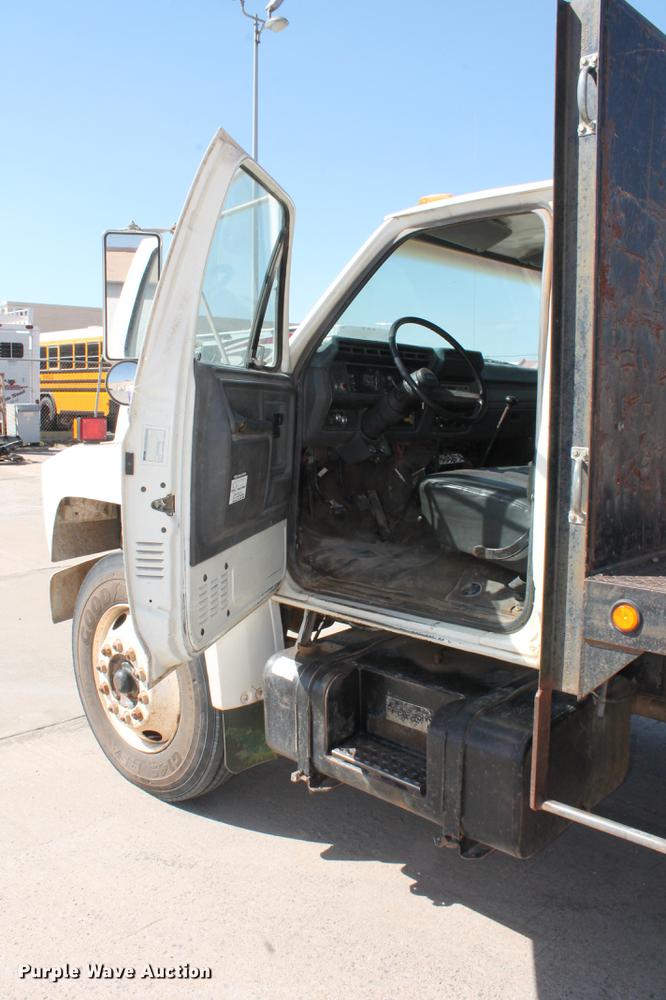 image for item DB5190 1993 Ford F700 flatbed truck