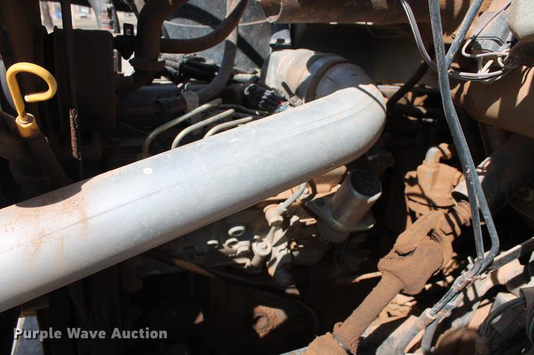image for item DB5190 1993 Ford F700 flatbed truck