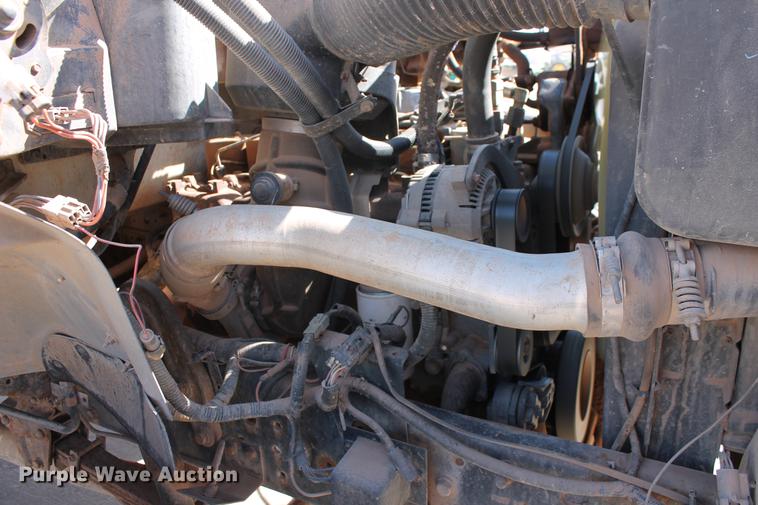 image for item DB5190 1993 Ford F700 flatbed truck