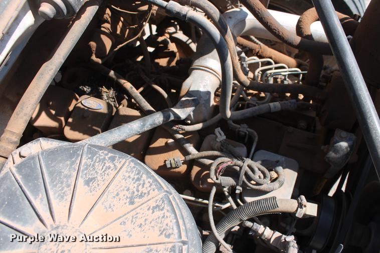 image for item DB5190 1993 Ford F700 flatbed truck