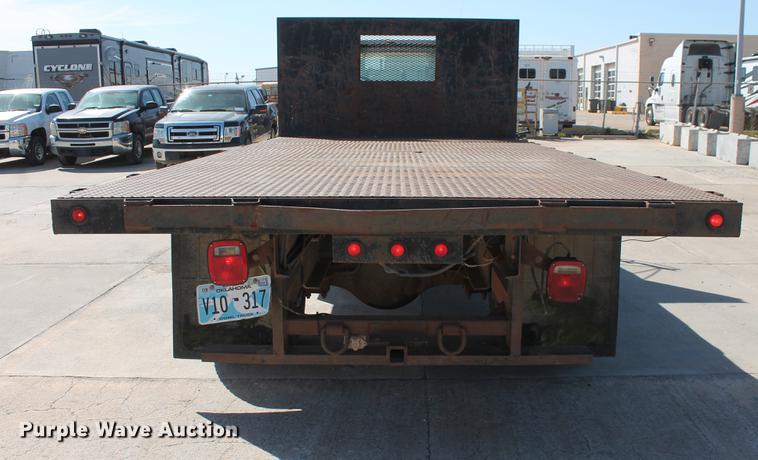 image for item DB5190 1993 Ford F700 flatbed truck