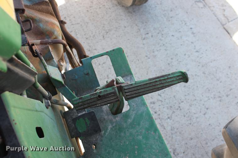 image for item DB5194 1990 John Deere 2155 tractor