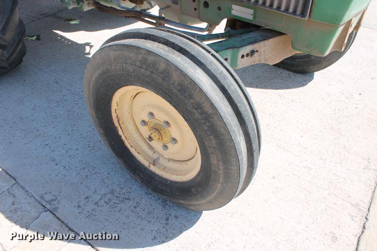 image for item DB5194 1990 John Deere 2155 tractor