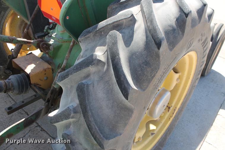 image for item DB5194 1990 John Deere 2155 tractor