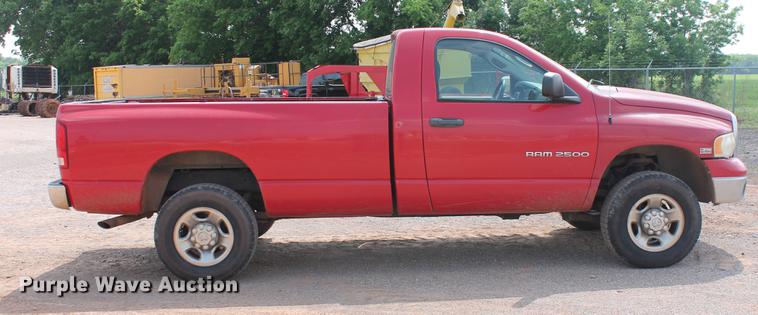 image for item DB5210 2004 Dodge Ram 2500HD SLT pickup truck