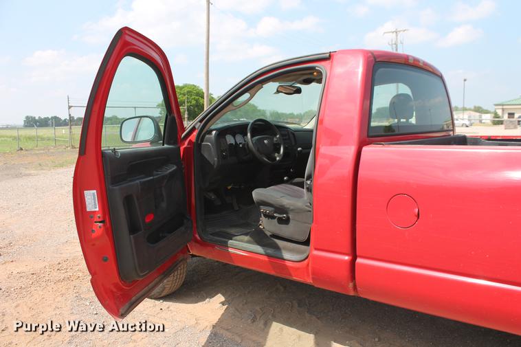 image for item DB5210 2004 Dodge Ram 2500HD SLT pickup truck