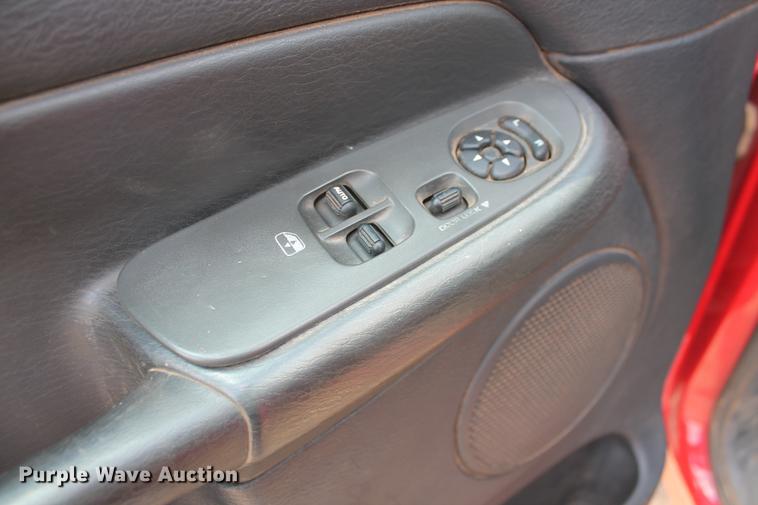 image for item DB5210 2004 Dodge Ram 2500HD SLT pickup truck