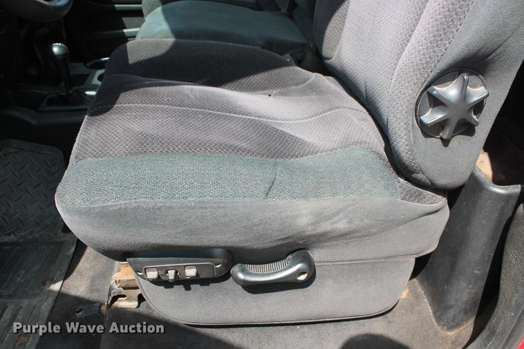 image for item DB5210 2004 Dodge Ram 2500HD SLT pickup truck